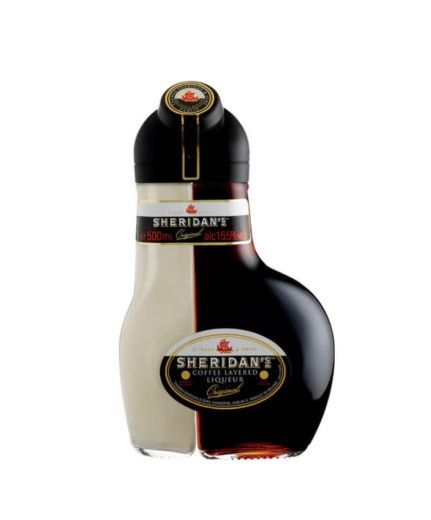 Botella de licor Sheridan's Irish Cream, dividida en dos cámaras; crema y licor de café.