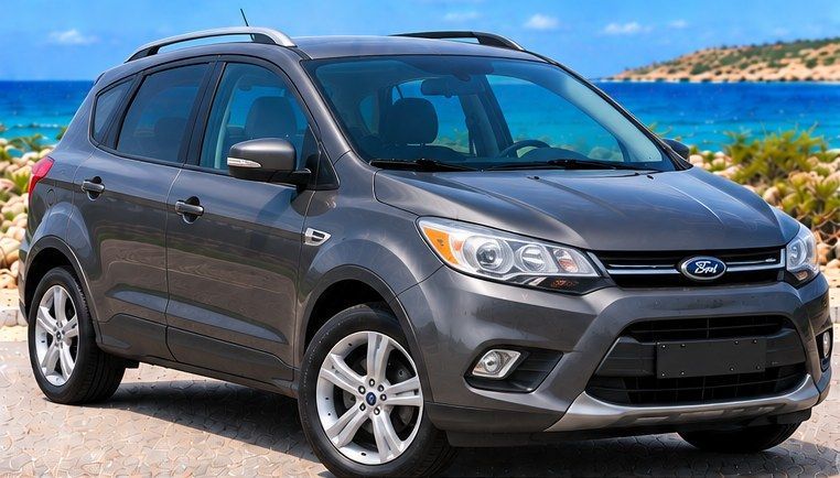 Grijze Ford Escape huurauto op Curaçao, vooraanzicht