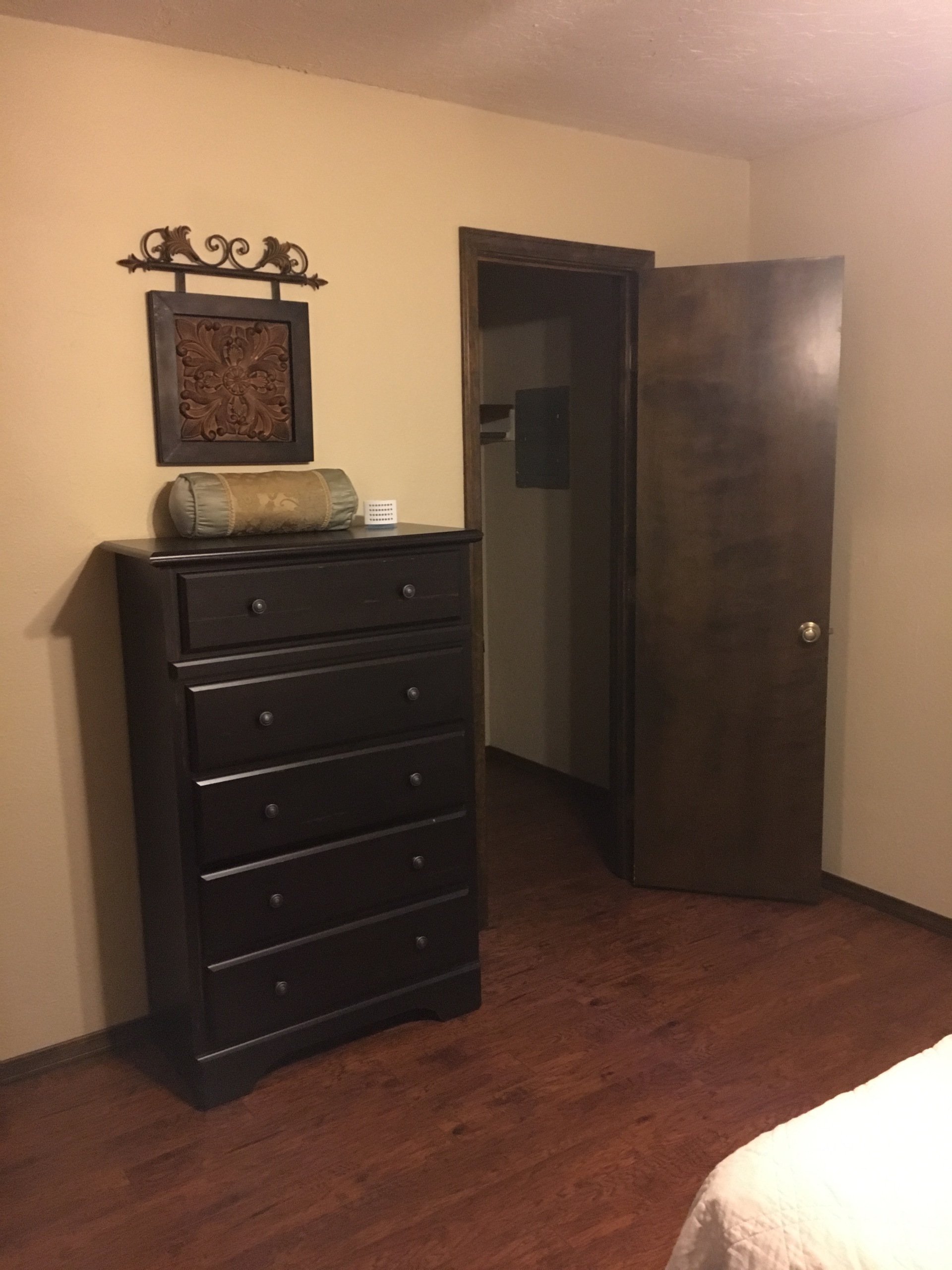 WILLOW WOOD CORPORATE APARTMENTS | 580-RENT