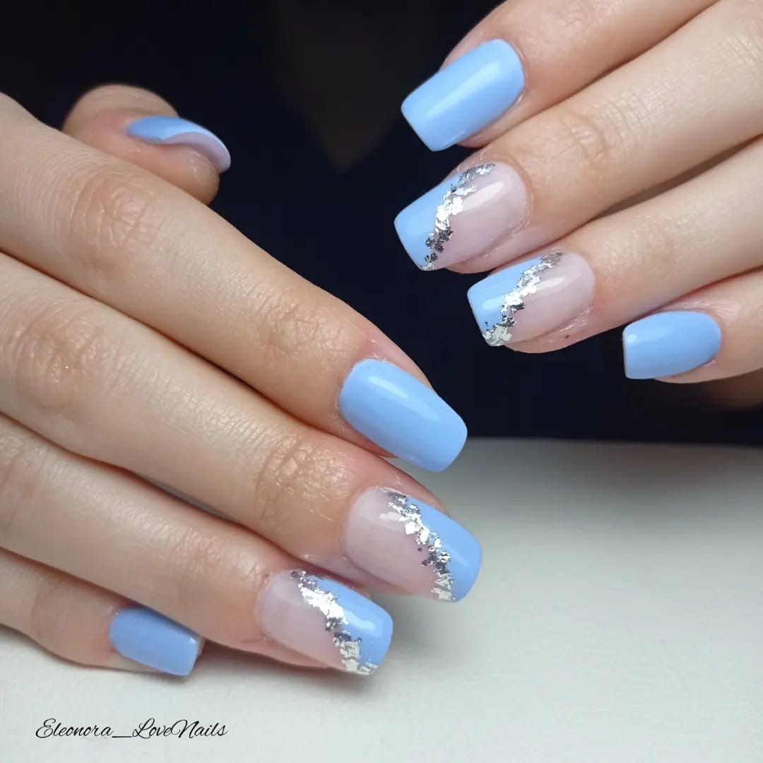 unghie azzurre