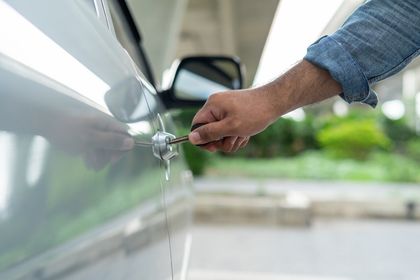 Unlocking car door with a key — Chicago, IL — Ace Lock & Key Smith Unlocking car door with a key — Chicago, IL — Ace Lock & Key Smith