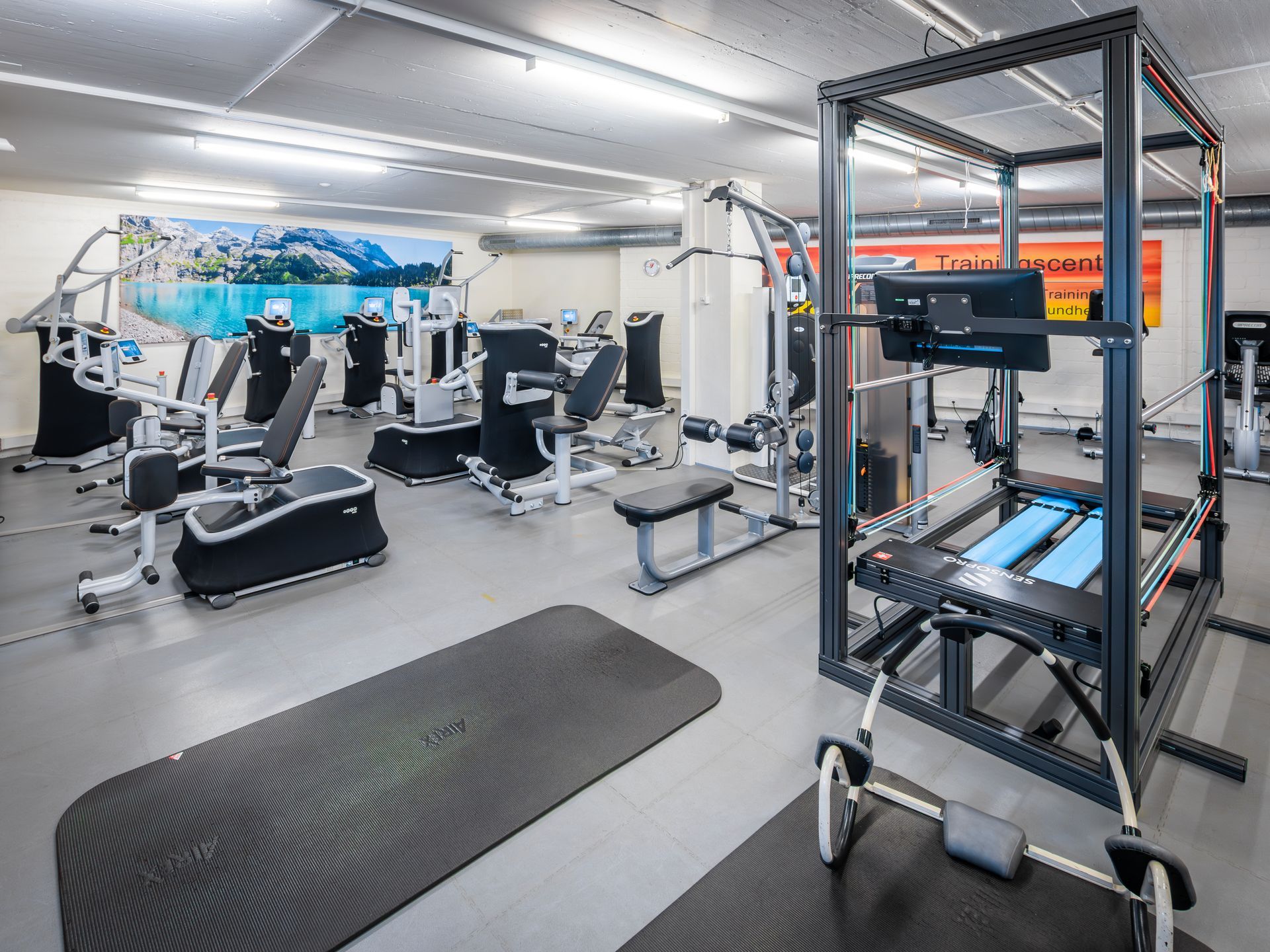 Trainingscenter mit Geräten Partner GYM medico