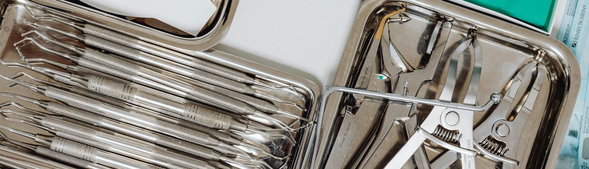 het reinigen van chirurgische tools chirurgische tools