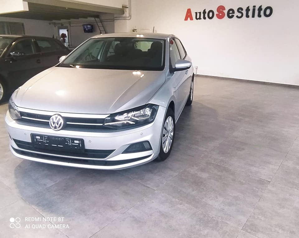 auto in esposizione