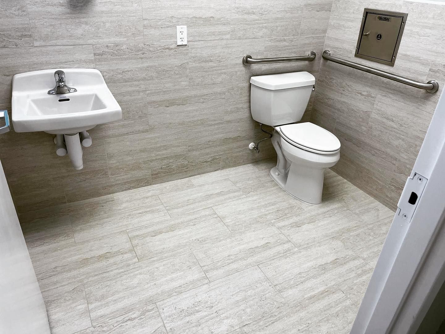 Comfort room