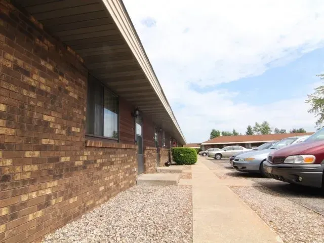 Bush Court Apartments