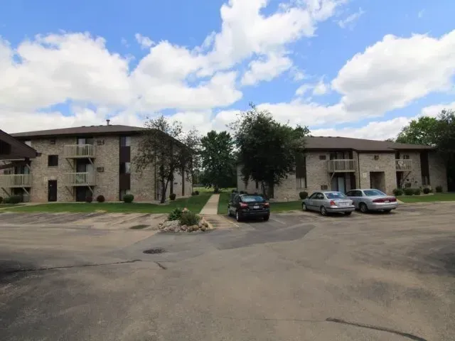 Butte De Morts Apartments