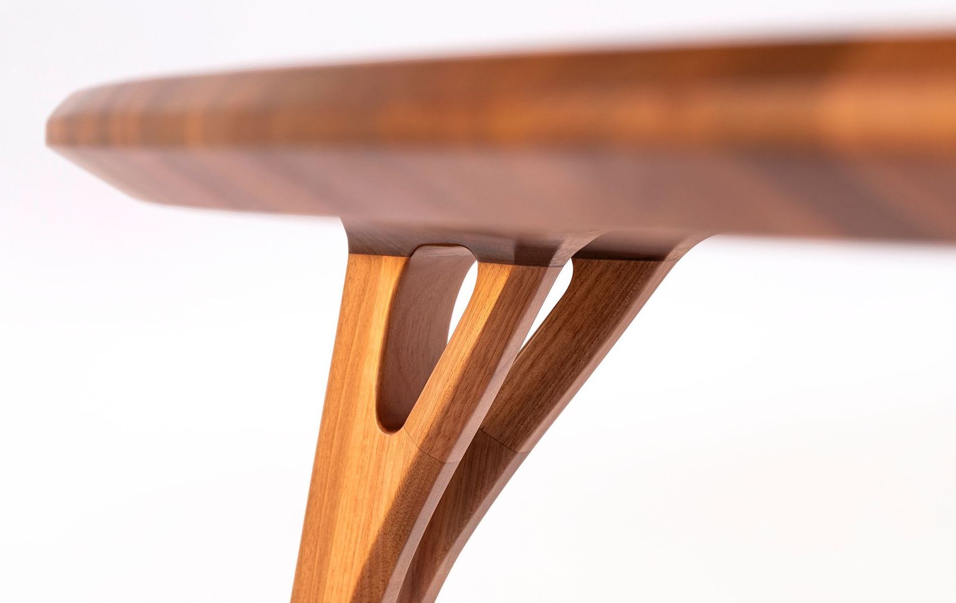 Mesa Jantar Zaha
