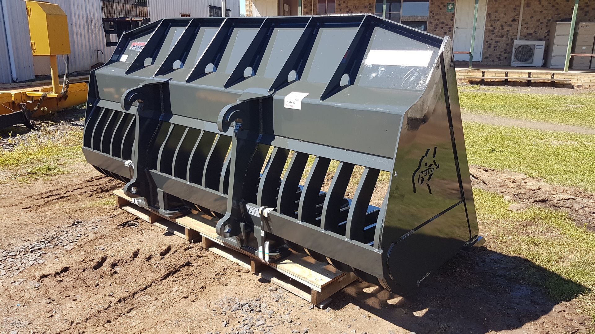 wheel loader telehandler rock bucket