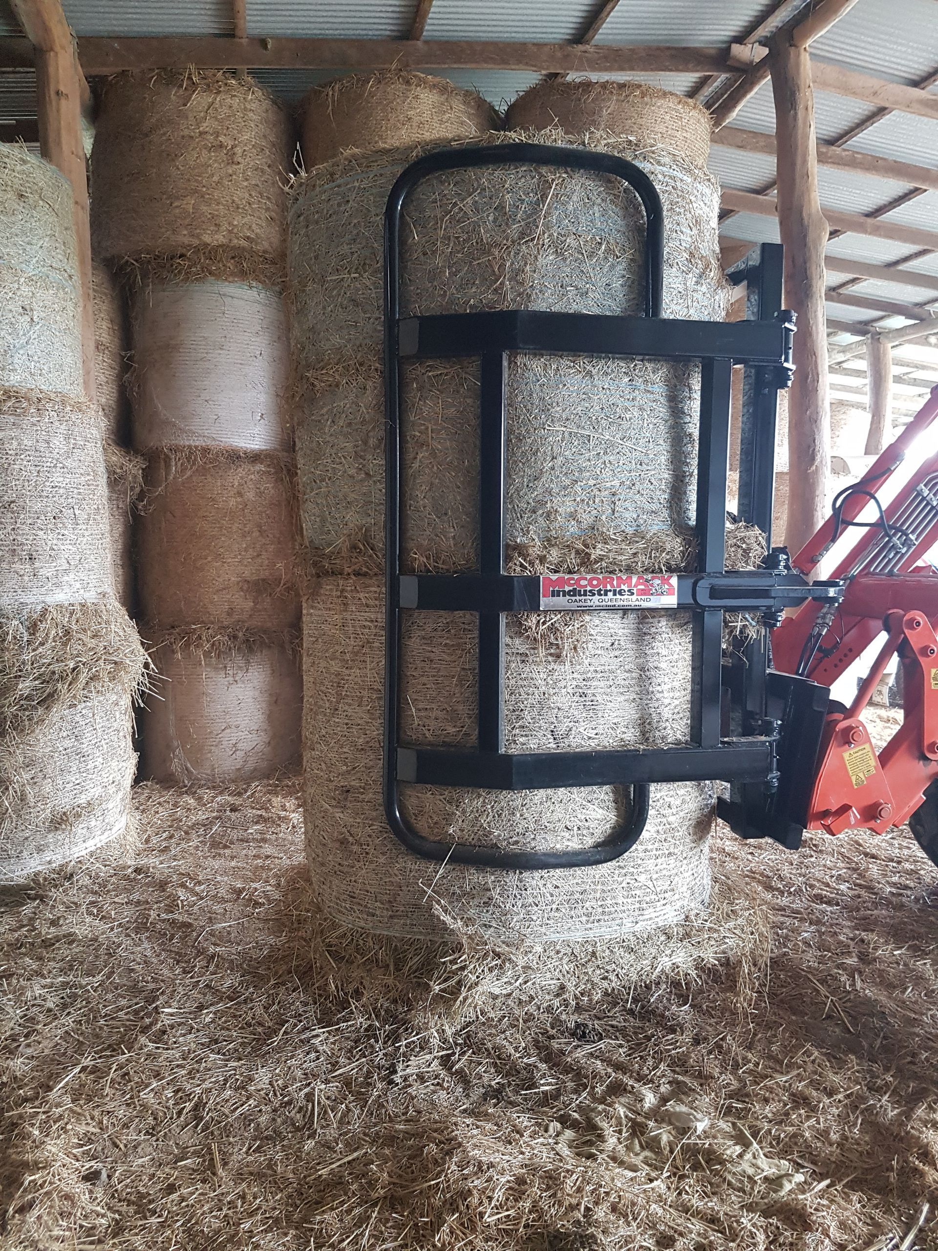 Wrapped bale grab