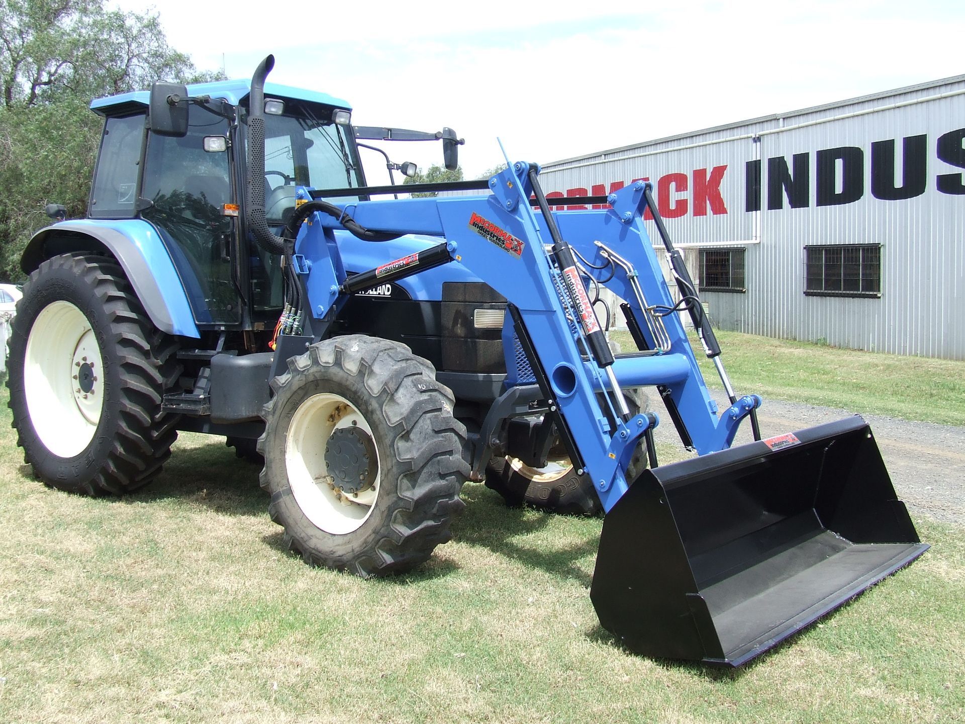 Tractor with front end loader