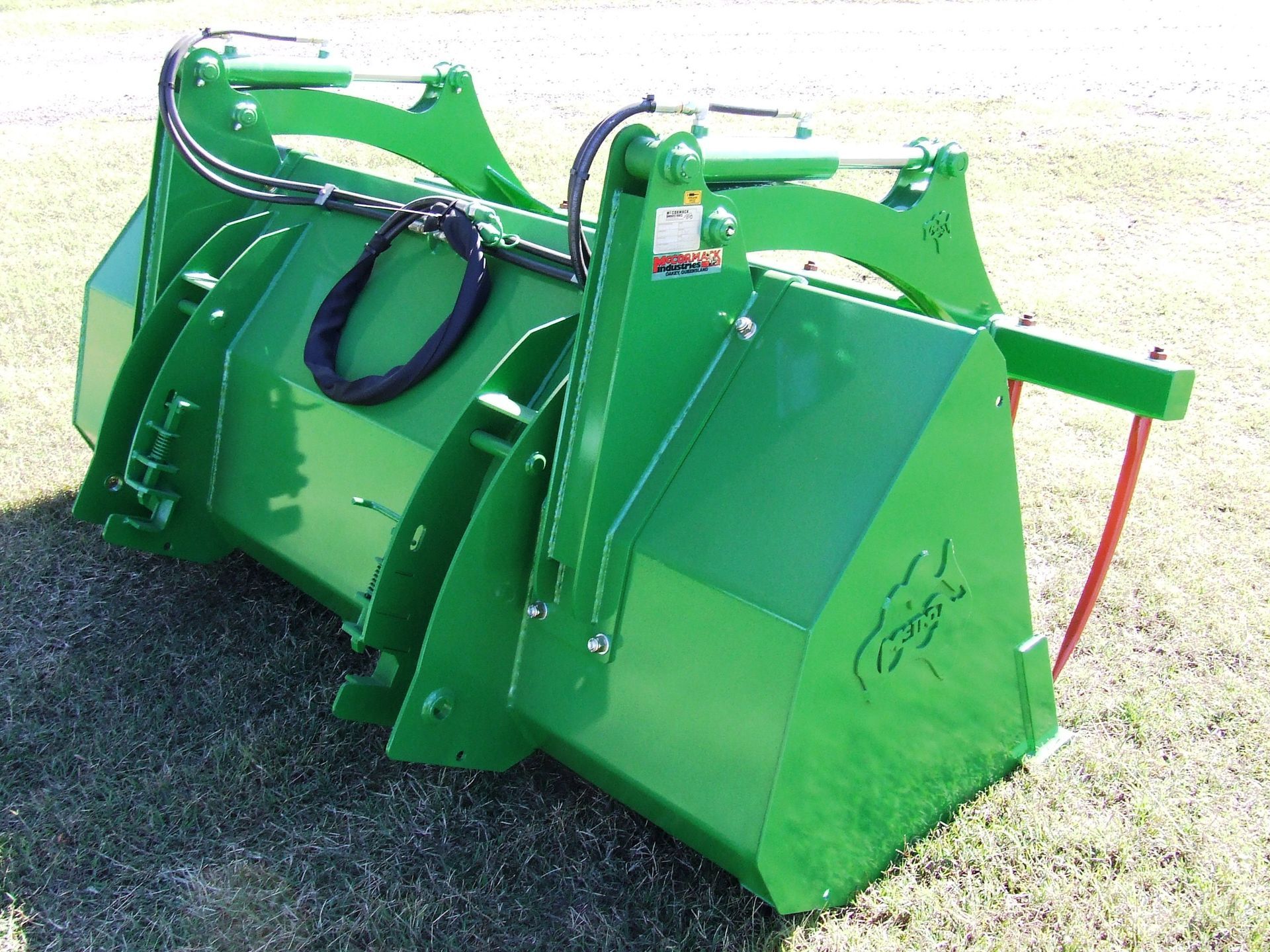 Silage bucket grab