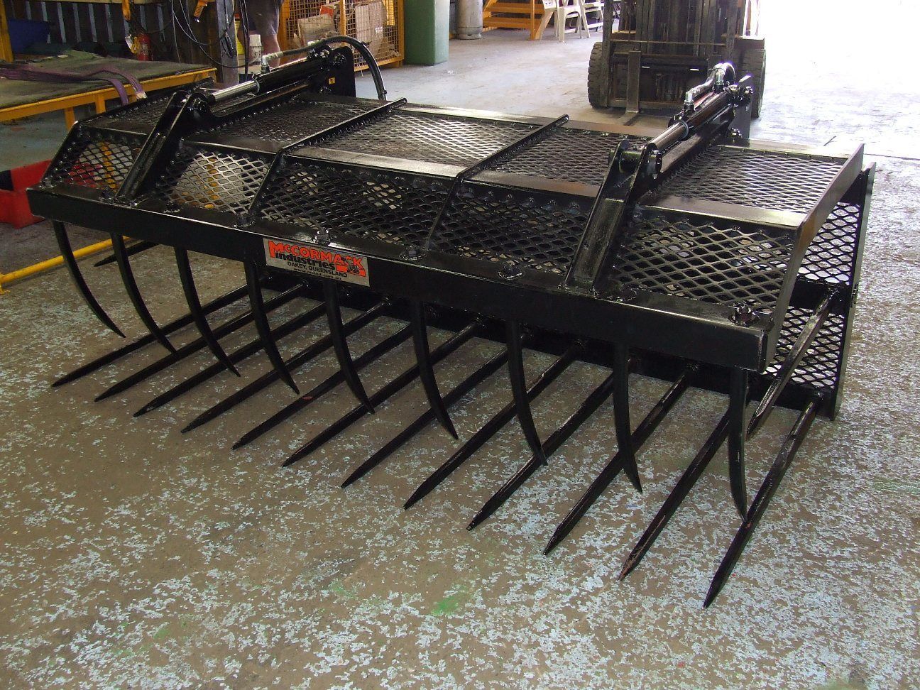 Tractor Debris Grab
