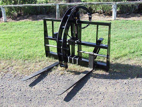 Tractor log grab