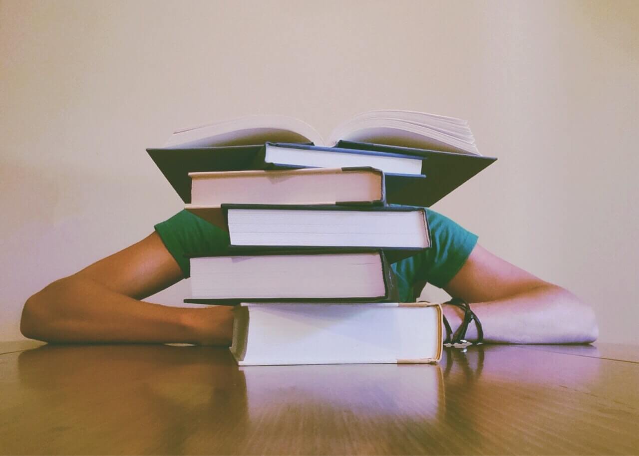 como estudar leis e memorizar faça associações