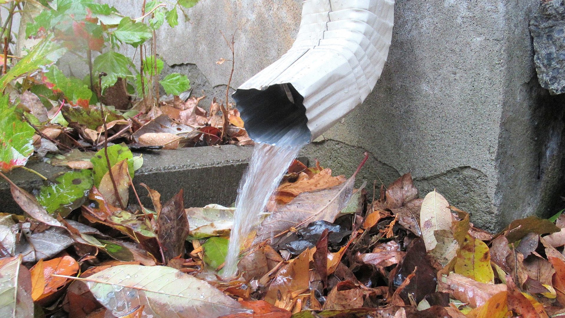 downspout drainage problem near home foundation
