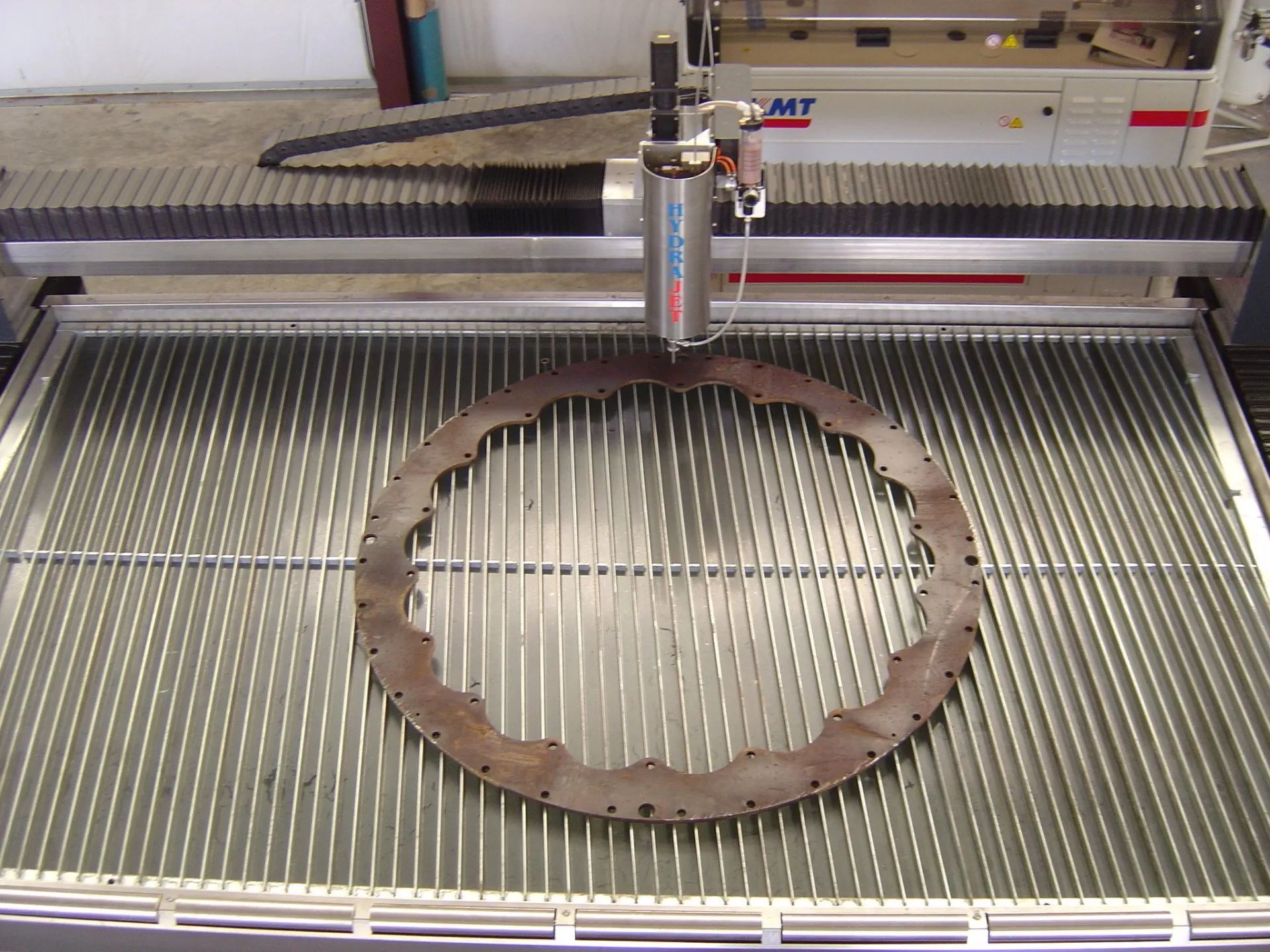A machine that has the word mt on it