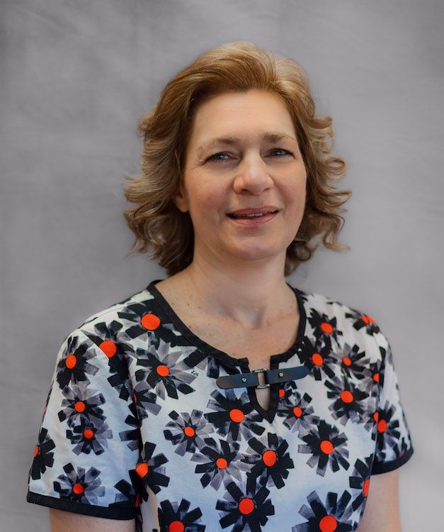 Beth Fye photo with wavy, light brown hair