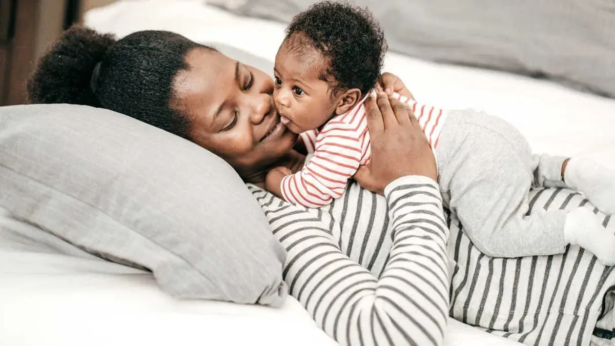 prenatal pregnancy postpartum postnatal soothing baby classes San Francisco | Mama Roots Collective