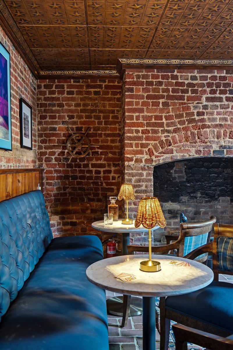 Take A Peek, interior photo 228