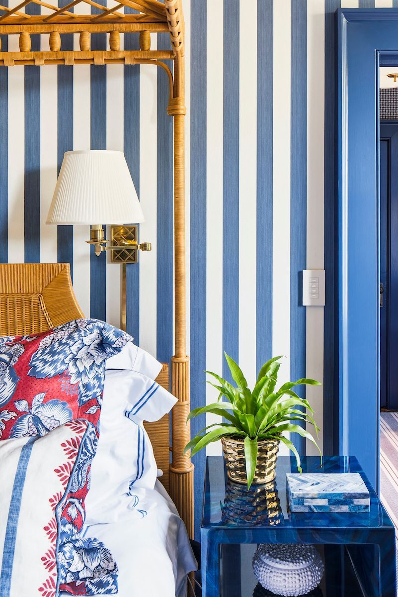 Take A Peek, interior photo 213