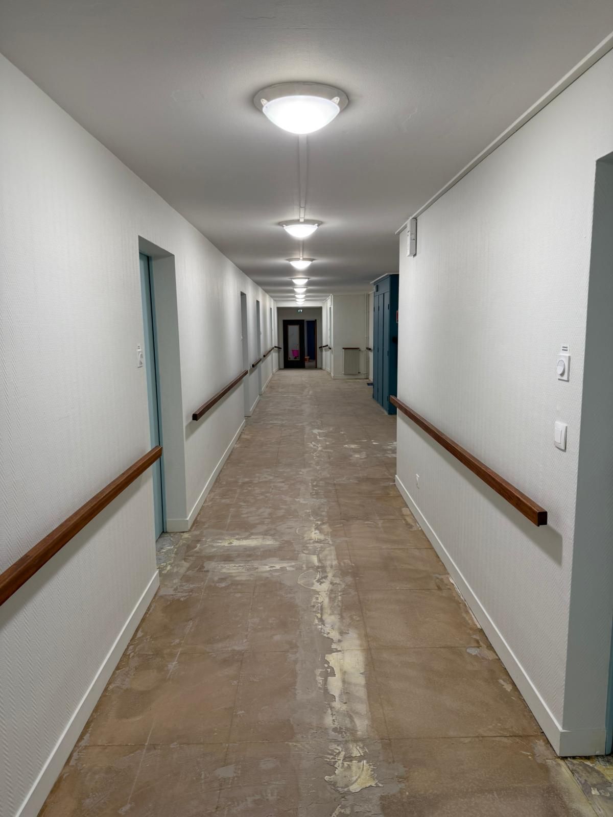 Pose de parquet et peinture par Lamy Lecomte, entreprise intervenant à Goderville