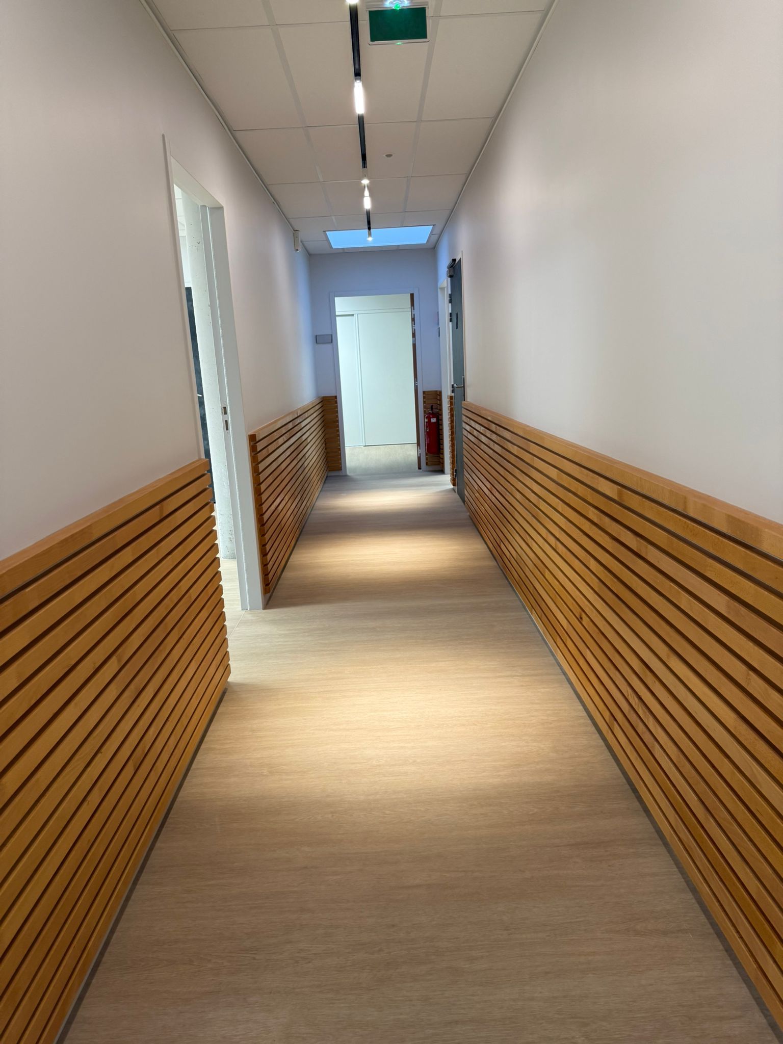 Pose de panneaux muraux par Lamy Lecomte, entreprise intervenant à Goderville
