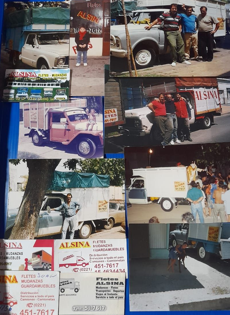Collage de grúas y furgonetas de servicio blancas de época, con personas de pie junto a ellas en un solar.