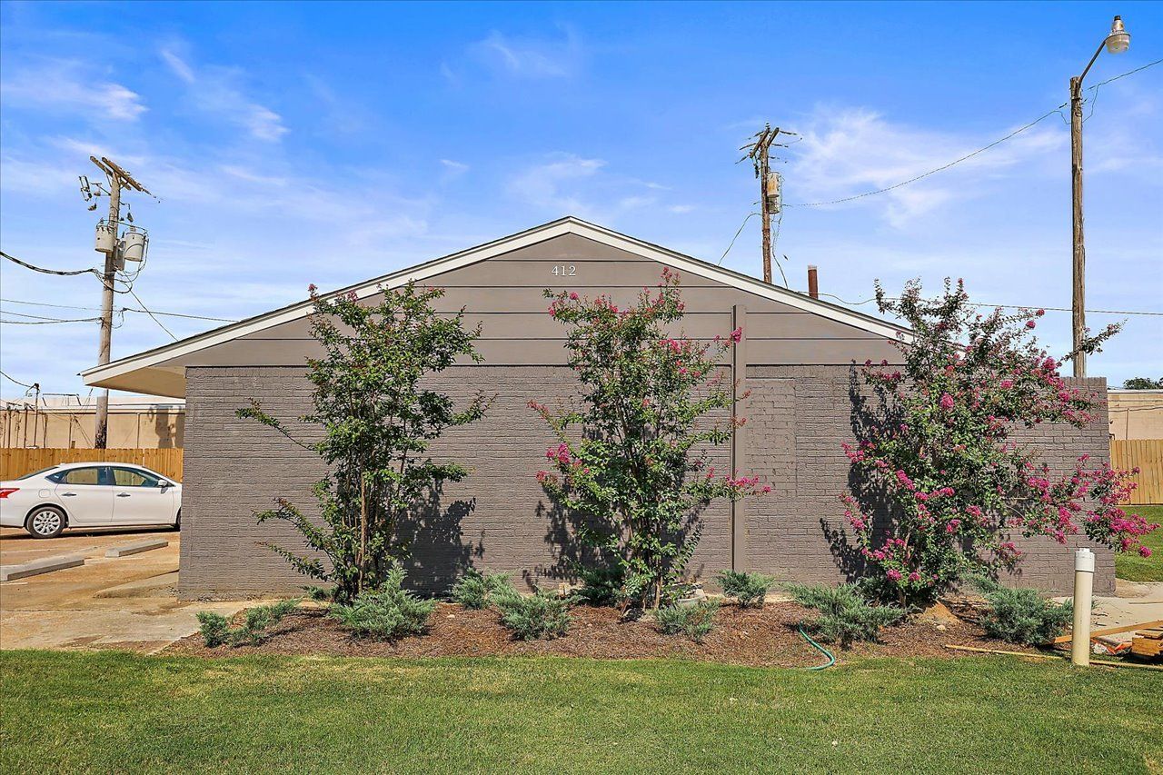 PEARL DRIVE APARTMENTS - Exterior back of home