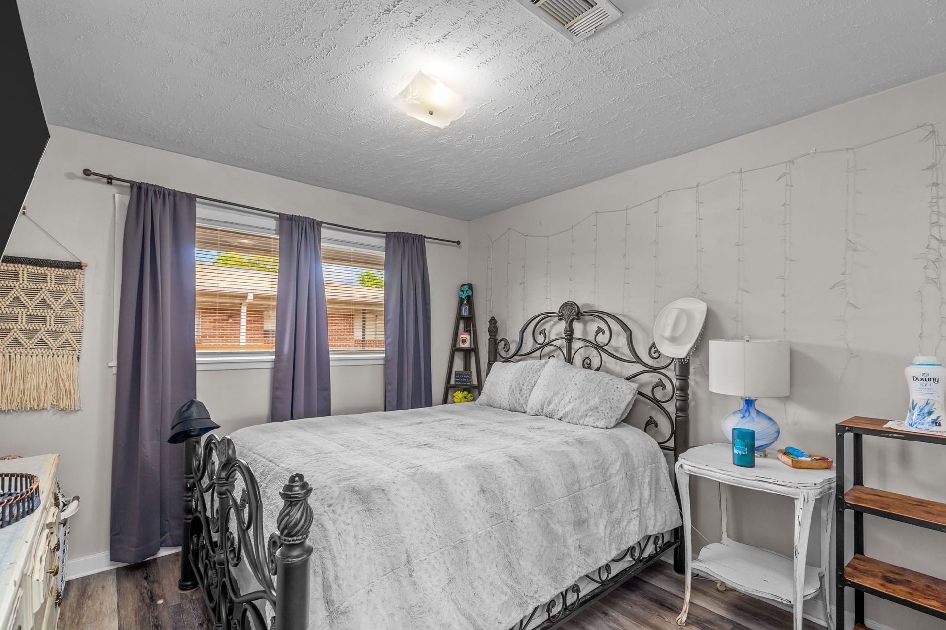 Interior or Pearl Apartment