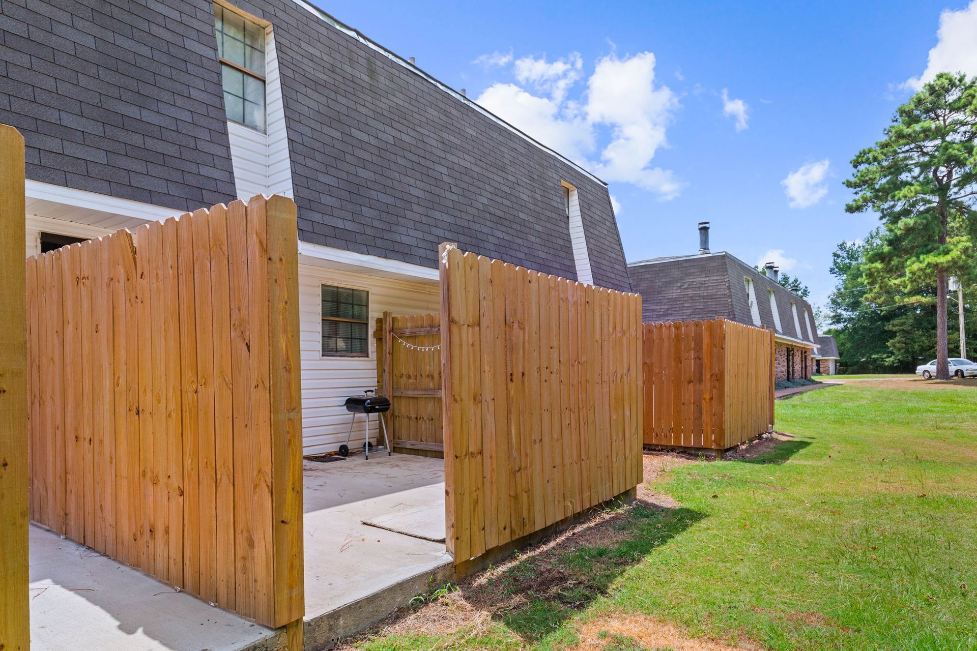 Exterior of Pearl Rental Home