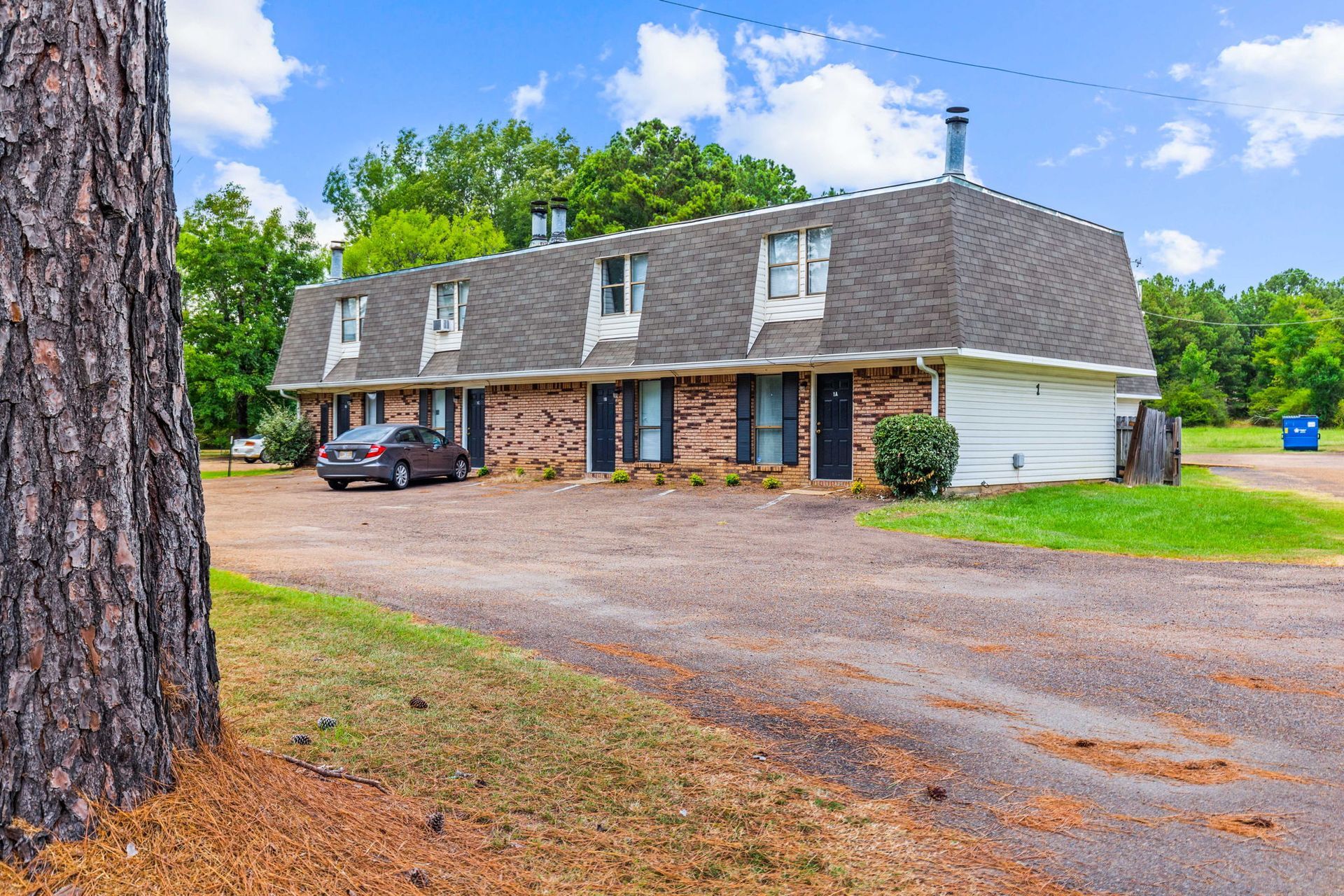 Exterior of Pearl Rental Home