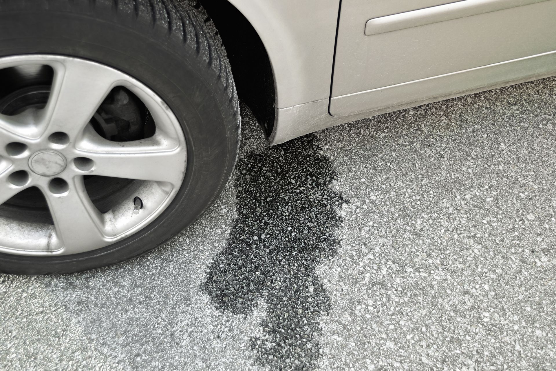 What’s That Puddle Under Your Car? Here's How to Tell | East Hill Automotivе