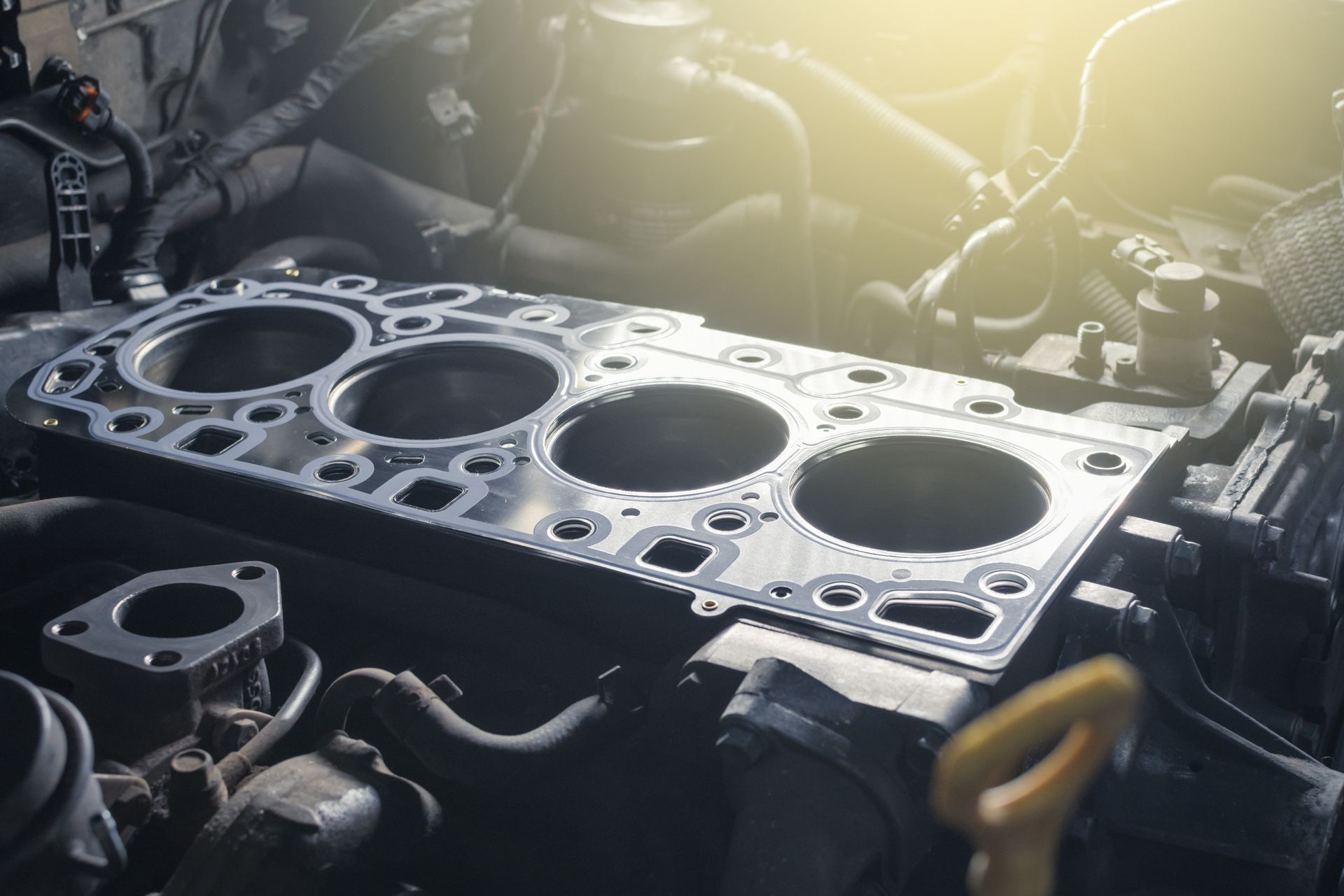 Blown Head Gasket vs Minor Coolant Leak: How to Tell the Difference | East Hill Automotivе