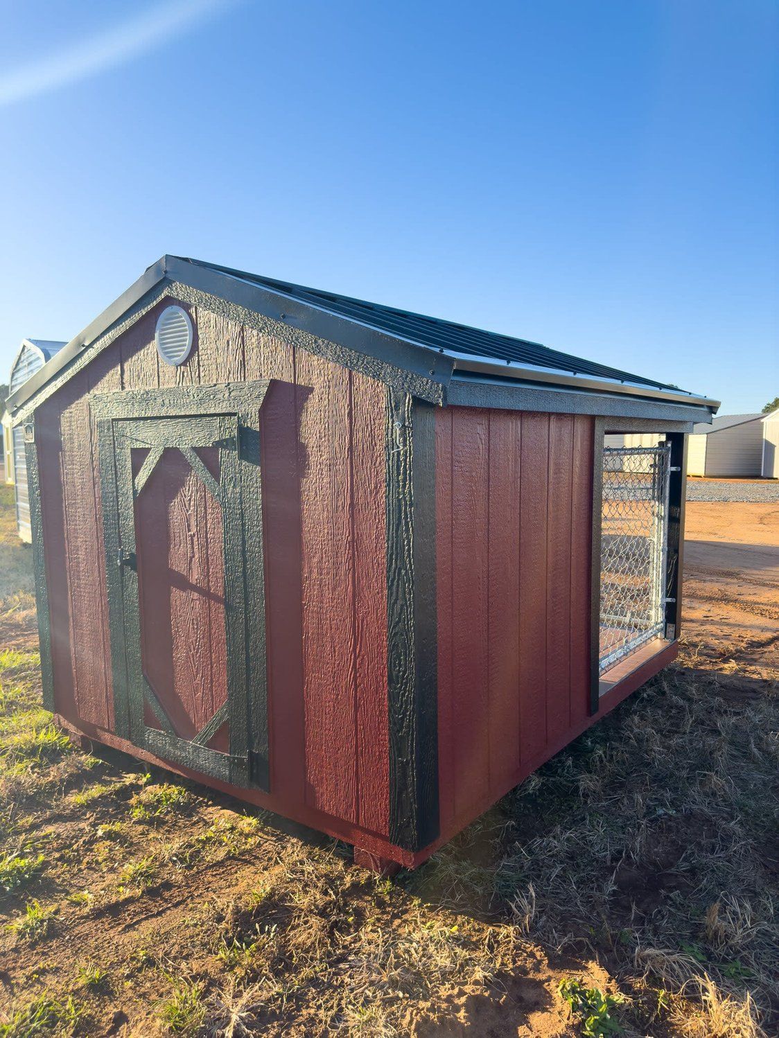 Low dog kennel 6x8 7247