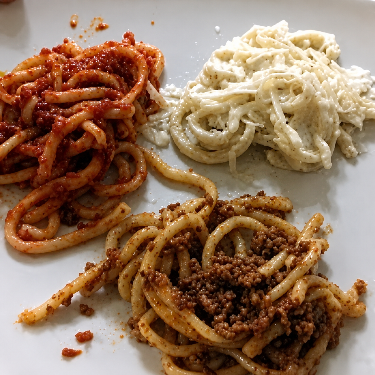Tris di pasta con condimenti diversi