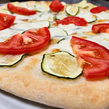 pizza pomodoro e zucchine