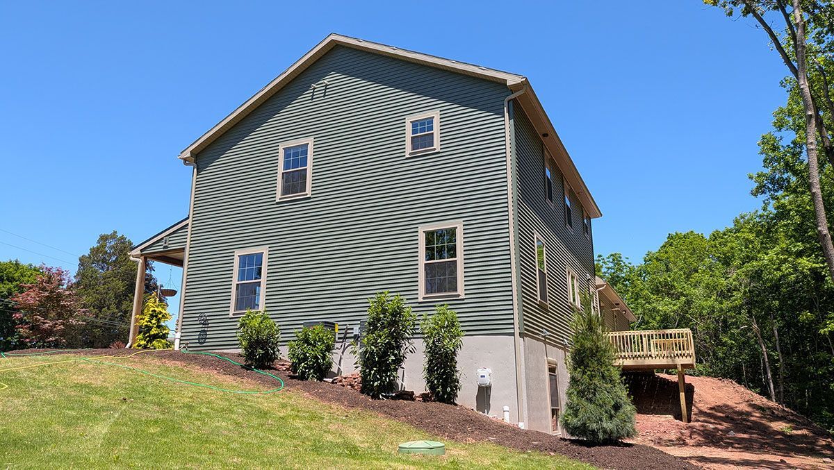 upstairs deck 
