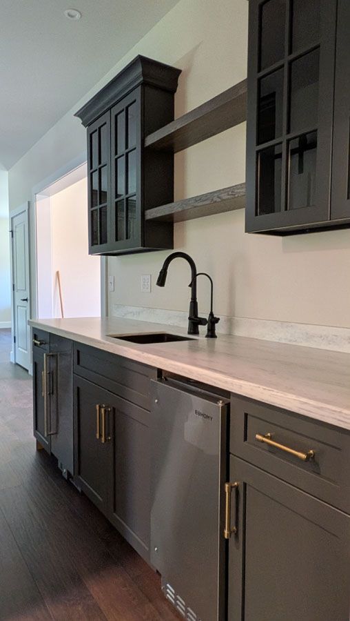 Countertop with built-in dishwasher