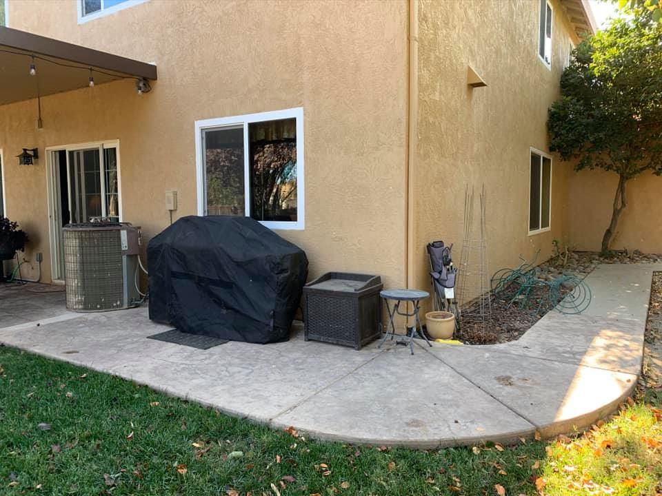Old AC unit on patio before HVAC system upgrade by RPM HVAC Service Inc.