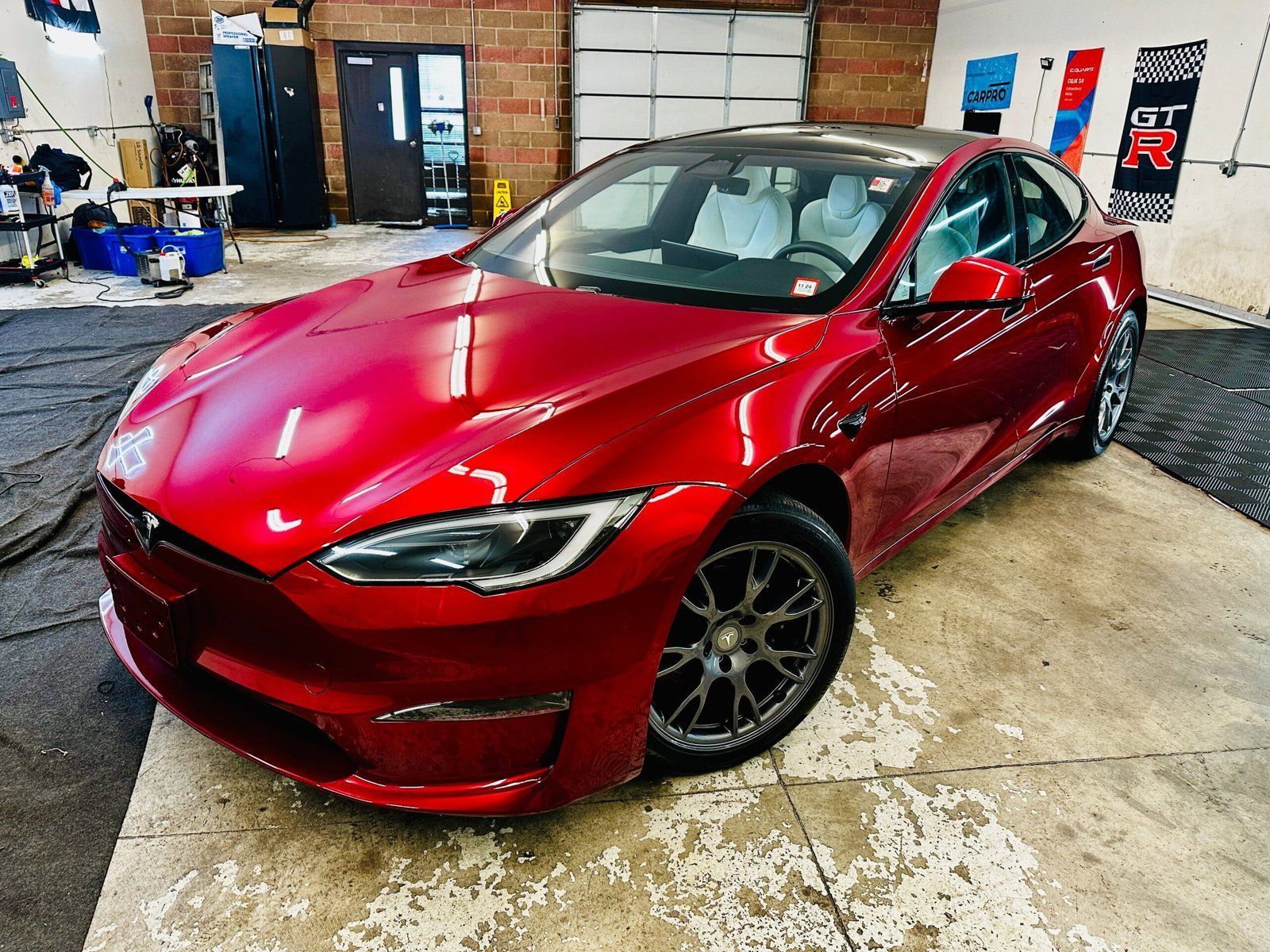 Hand wash and wax service