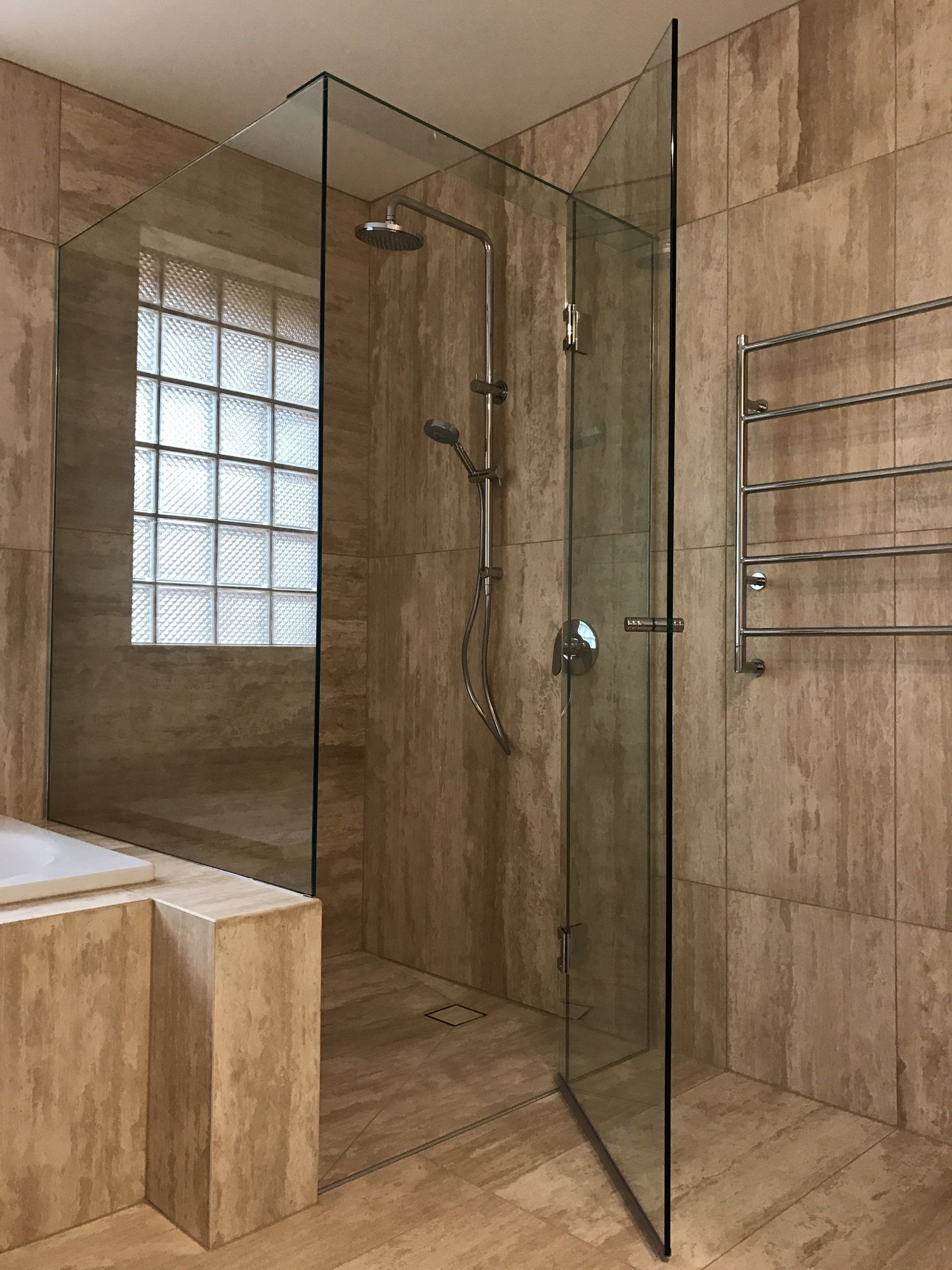 Frameless hinged 13
