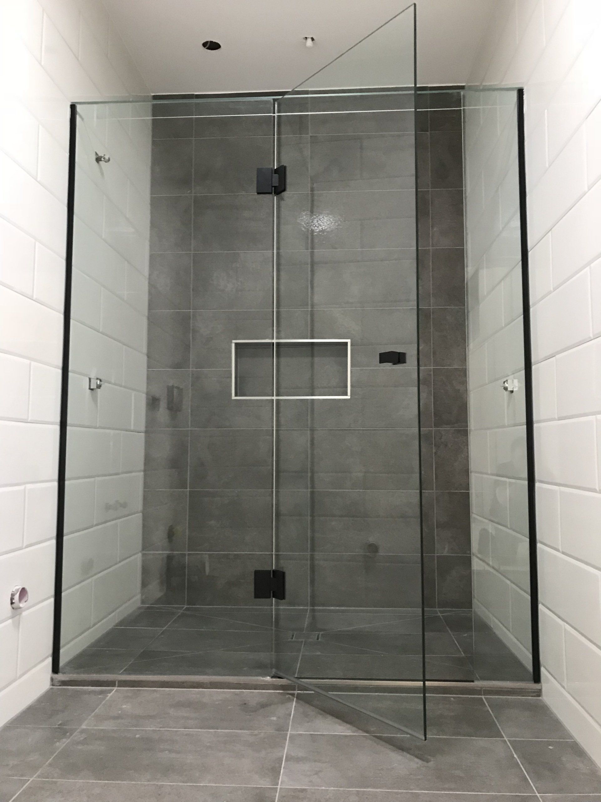 Frameless 22 Black Wall To Wall