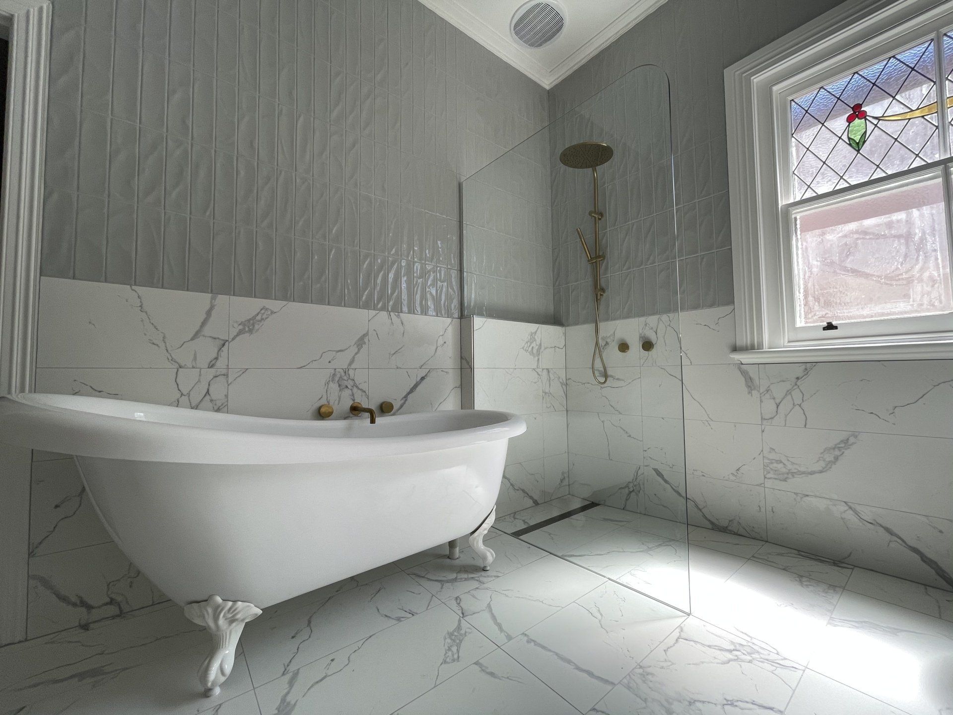 Frameless panel 10