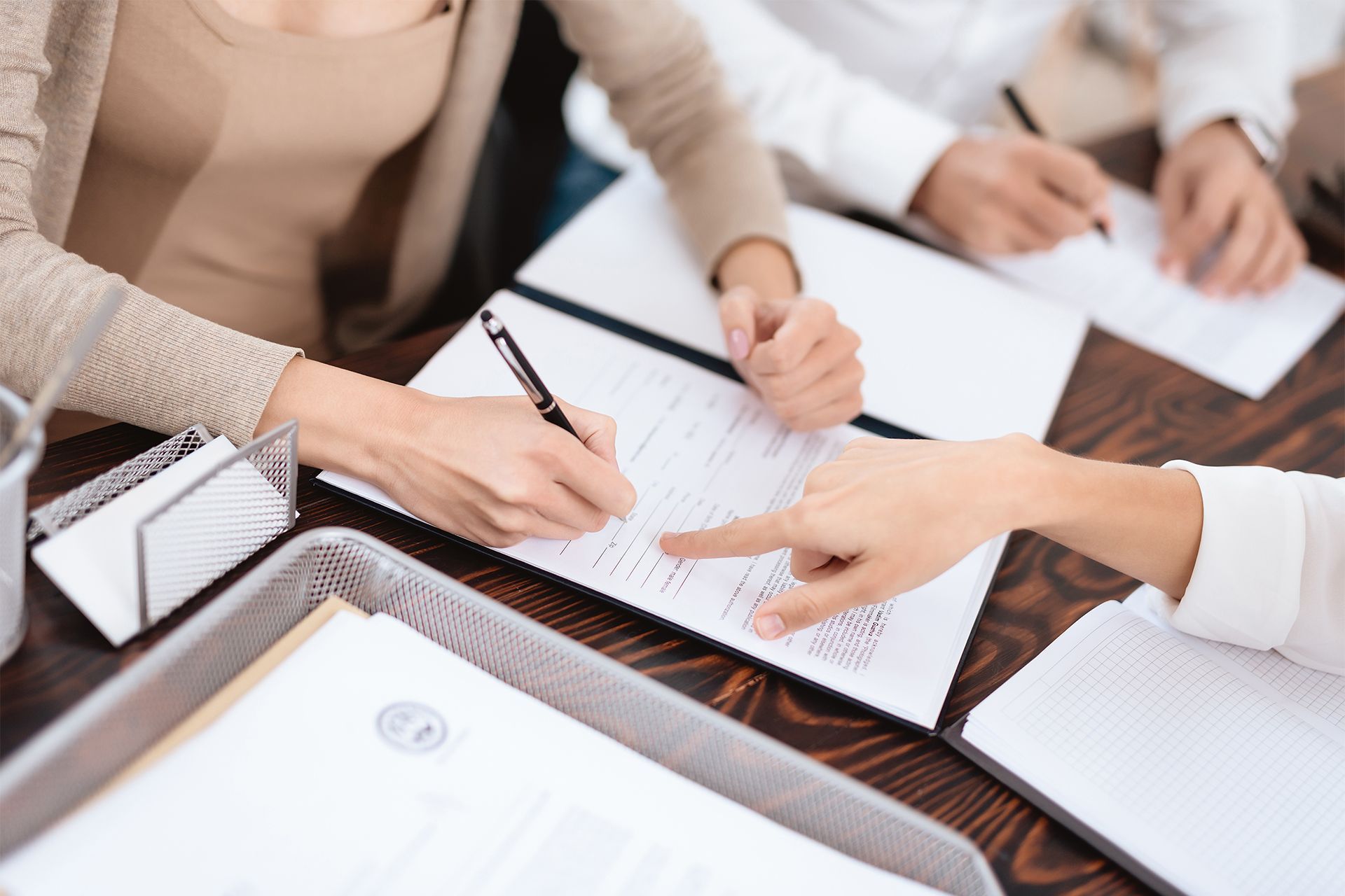 Couple signing a divorce contract