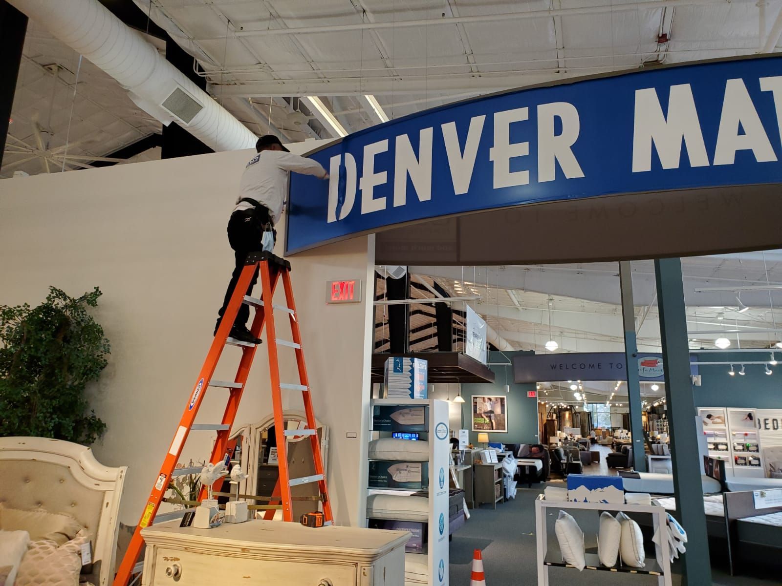 Design and Color for sign replacement in charlotte nc 