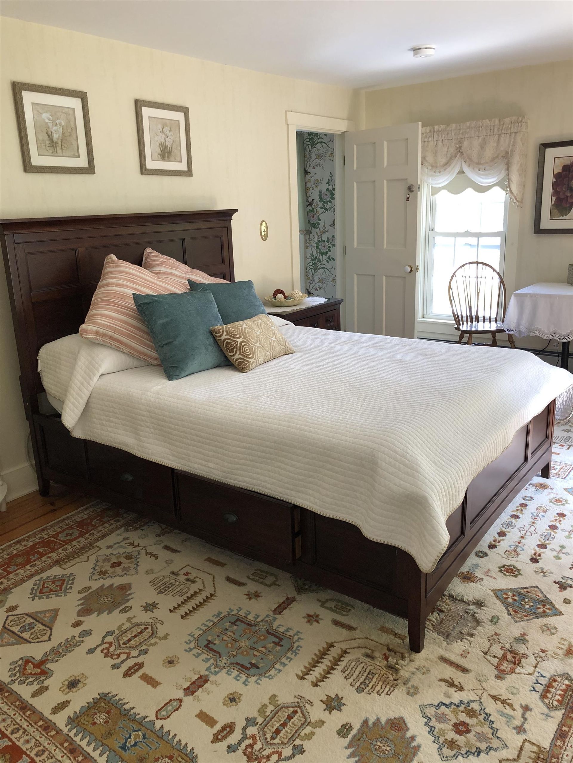 lake view room