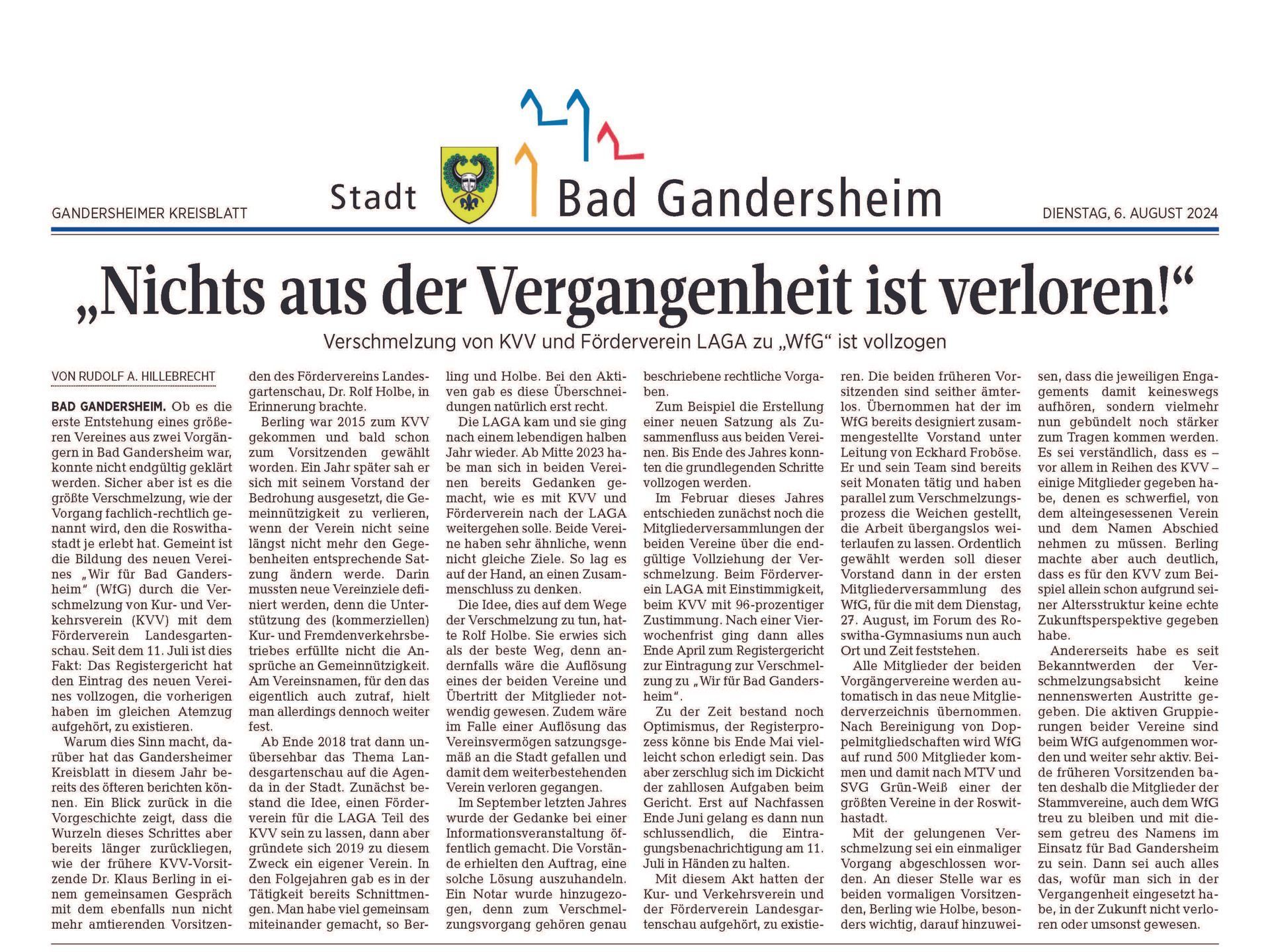 Zeitungsseite mit der Überschrift „Nichts aus der Vergangenheit geht verloren!“, Spalten mit deutschem Text und Stadtwappen.