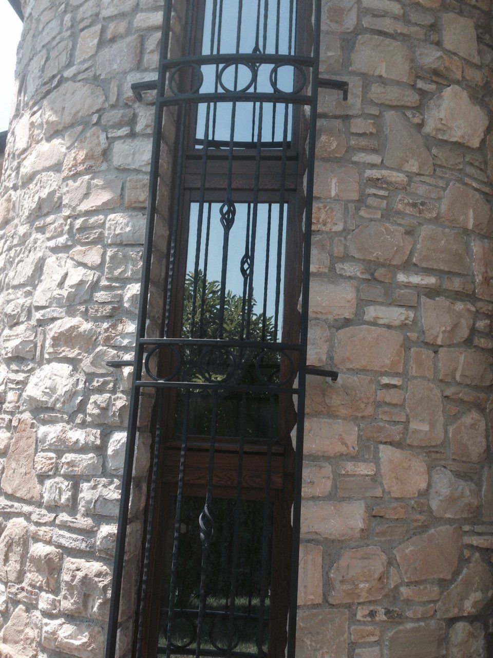 Finestra con ringhiera