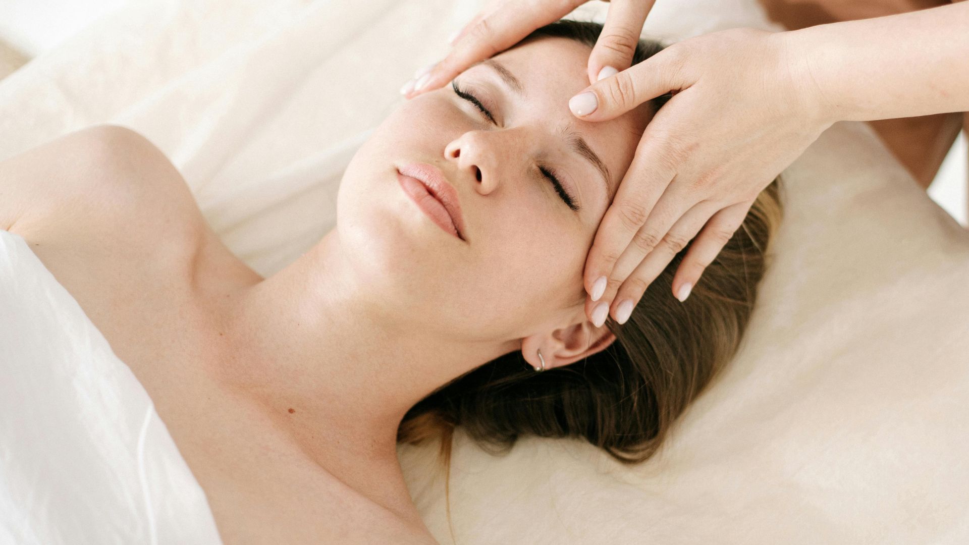 Relaxing massage for stress relief at Knead It or Knot Massage Therapy in Huntersville, NC